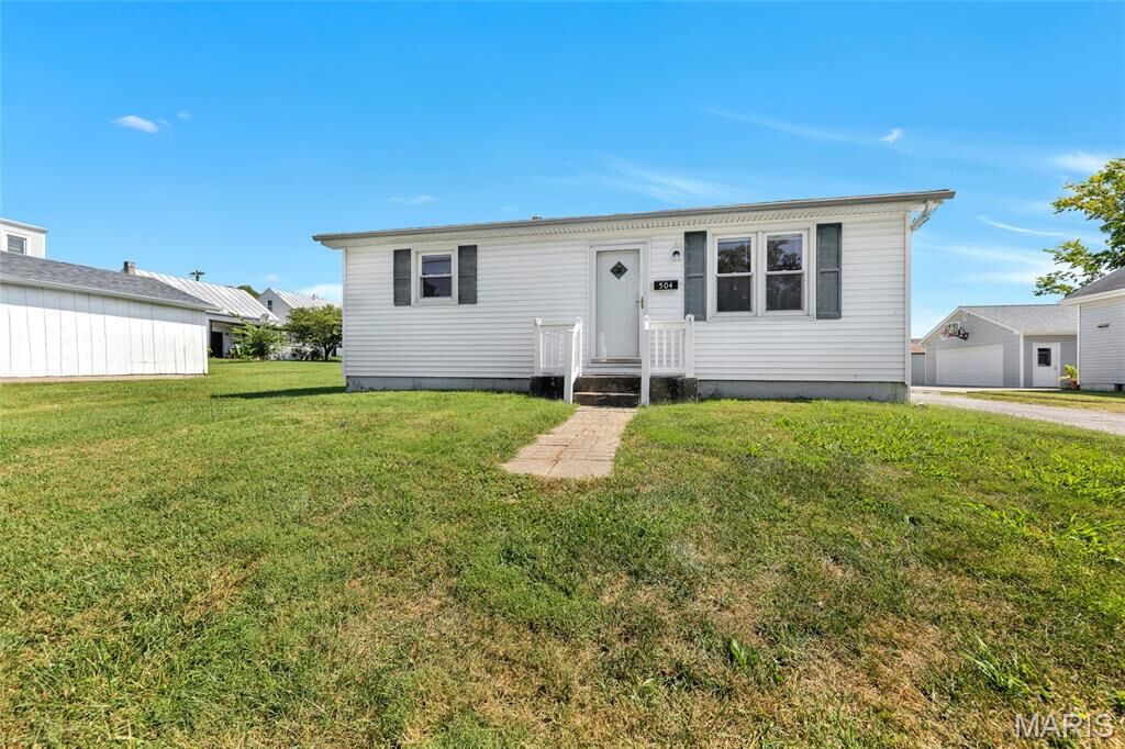 Property Photo:  504 Stiening Street  IL 62298 