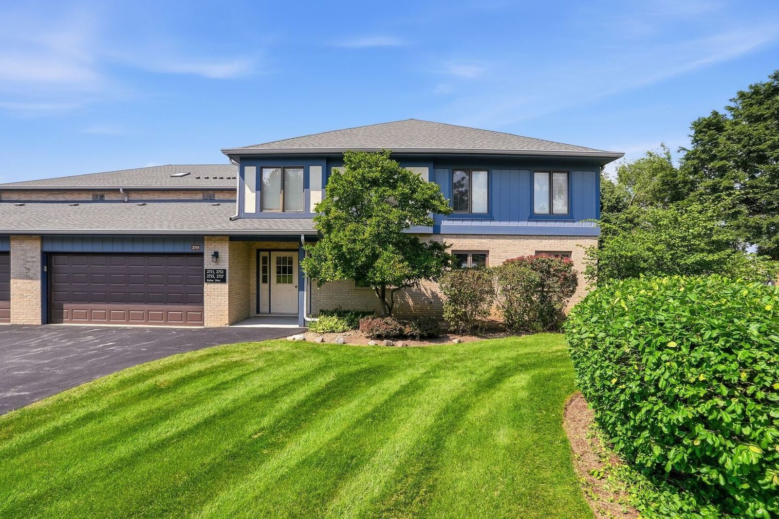 Property Photo:  2751 Harbor Drive 2751  IL 60431 