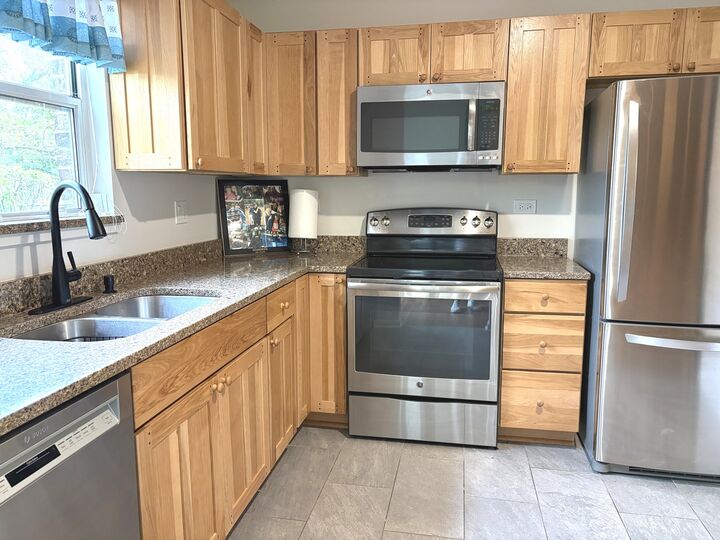 Property Photo:  140 W Golf Road A  IL 60048 