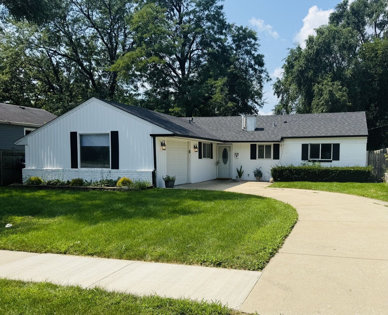 Property Photo:  1354 Glengary Drive  IL 60139 