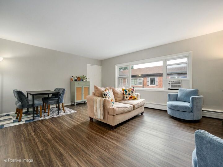 Property Photo: 1314 Central Street 3N IL 60201
