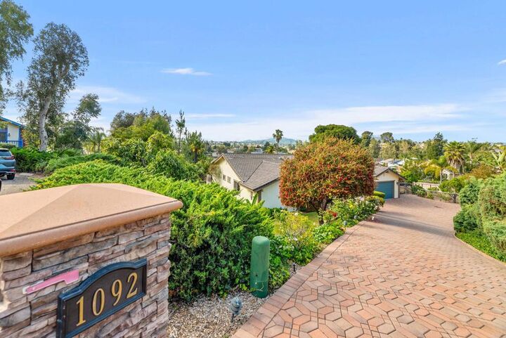 Property Photo: 1092 Serena Way CA 92078