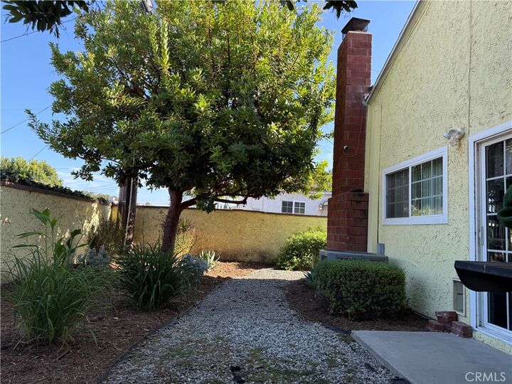 Property Photo:  5122 Downey  CA 90712 