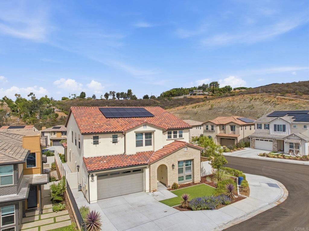 Property Photo: 921 Cayley Avenue CA 92069