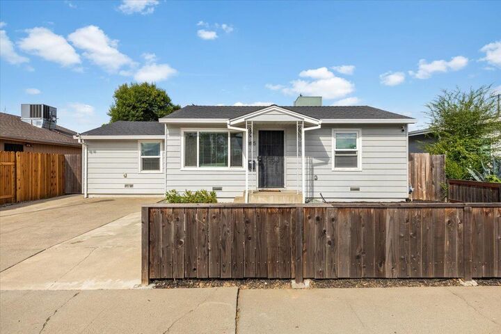 Property Photo:  3815 Haywood Street  CA 95838 