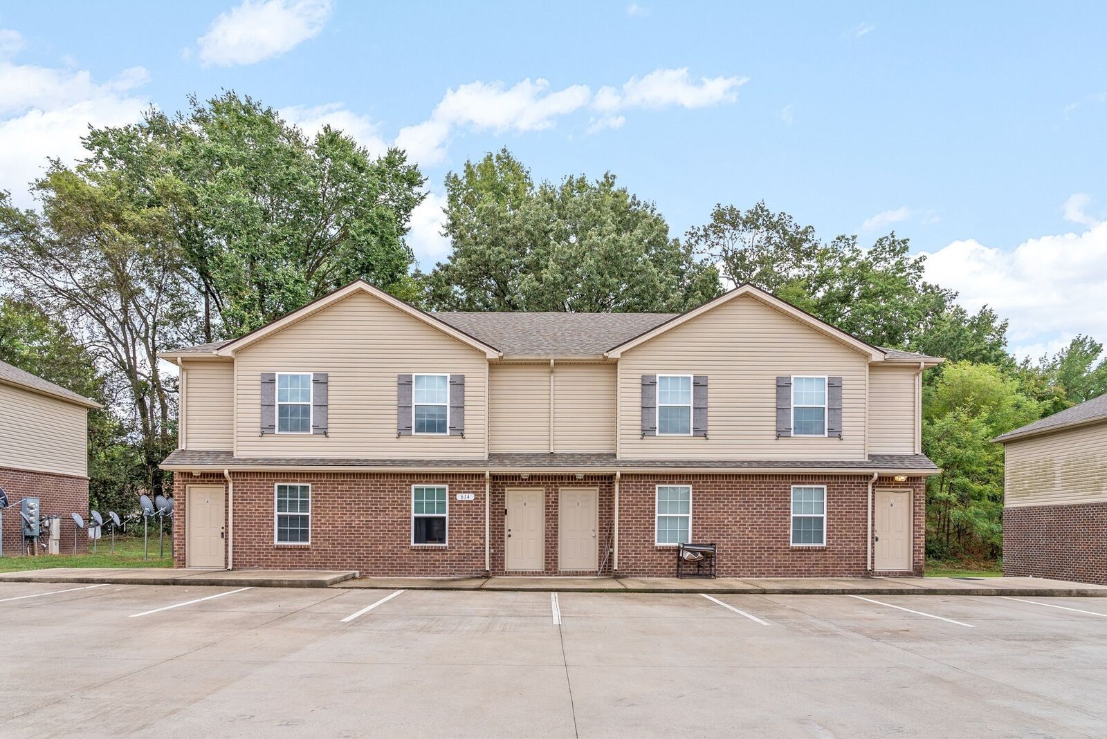Property Photo:  614 Appleton Dr A  TN 37042 