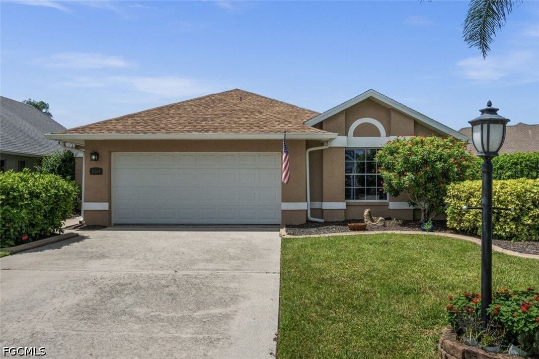 Property Photo:  13648 Admiral Court  FL 33912 