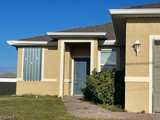 Property Photo: 211 NW 28th Street FL 33993