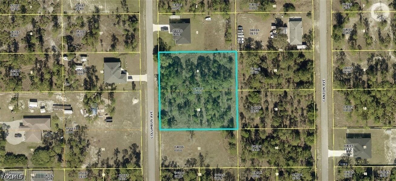 Property Photo:  906 Columbus Avenue  FL 33972 
