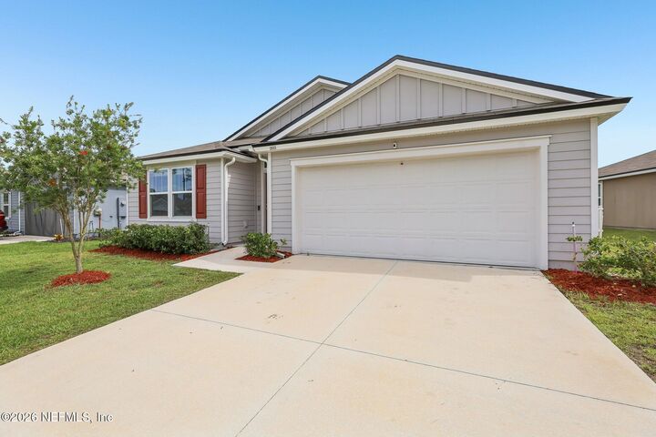Property Photo:  2035 Garrison Way  FL 32043 