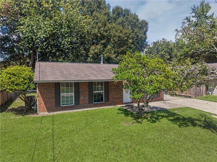 Property Photo: 228 Martin Lane LA 70458