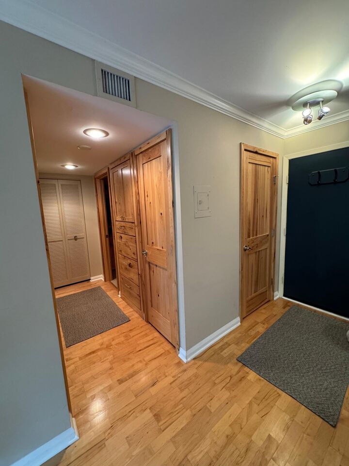Property Photo:  210 W Grant Street 615  MN 55403 