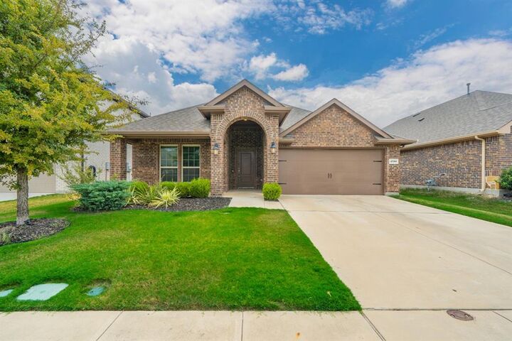 Property Photo: 2720 Evergreen Trail TX 75009