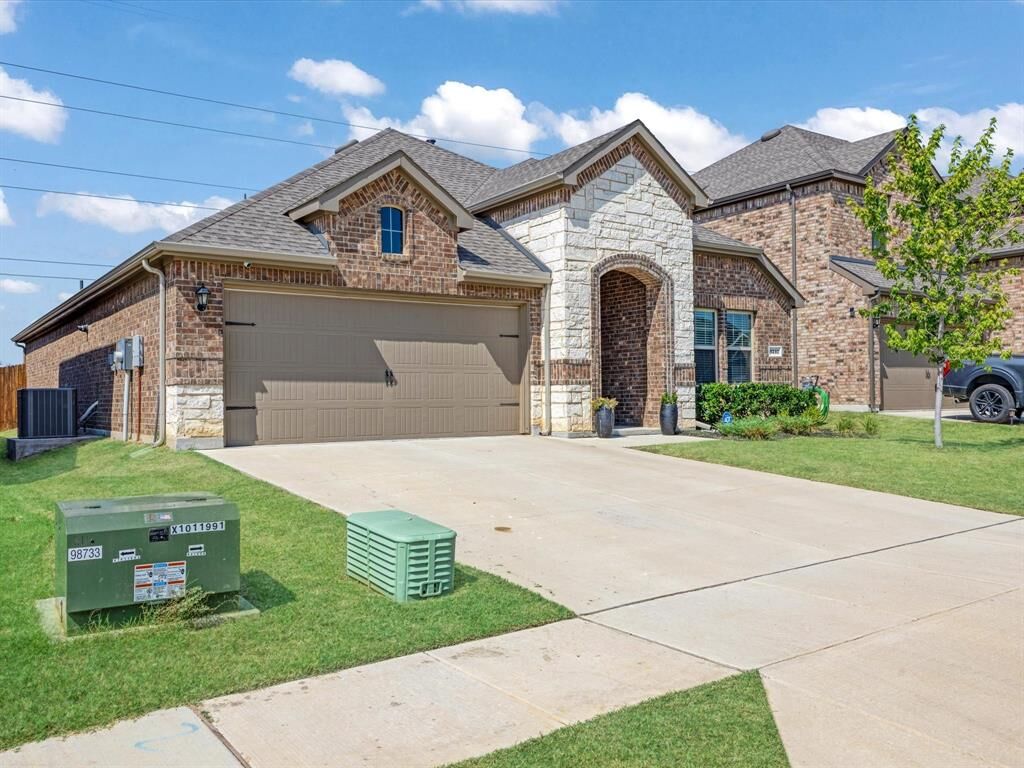 Property Photo:  3257 Trails End Road  TX 76227 