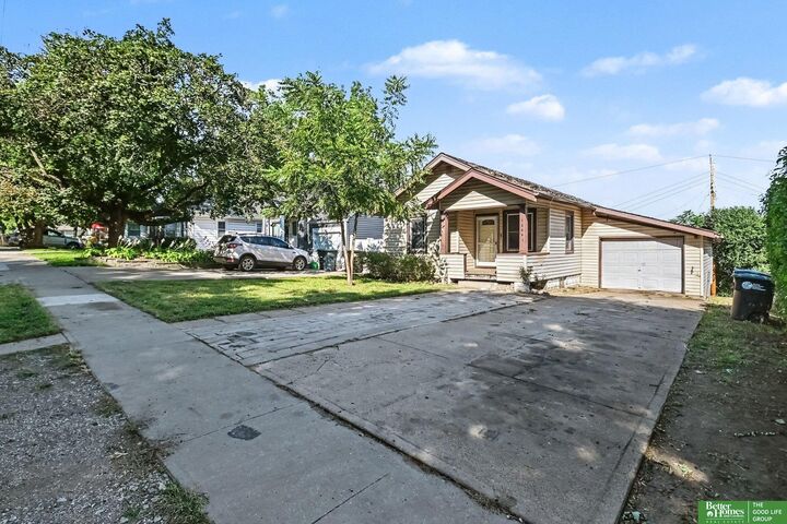 Property Photo: 1805 S 55th Street NE 68106