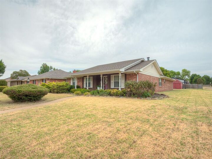 Property Photo:  125 Farris Place  OK 73018 