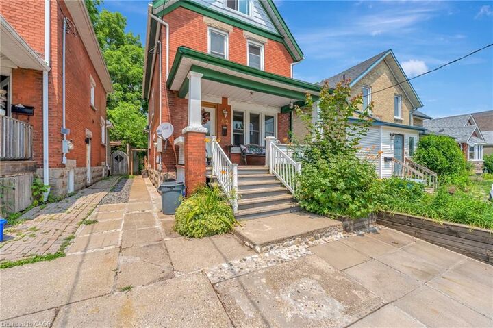 Property Photo:  42 Shanley Street  ON N2H 5N0 