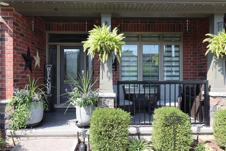Property Photo:  42 Graydon Drive  ON N0J 1N0 