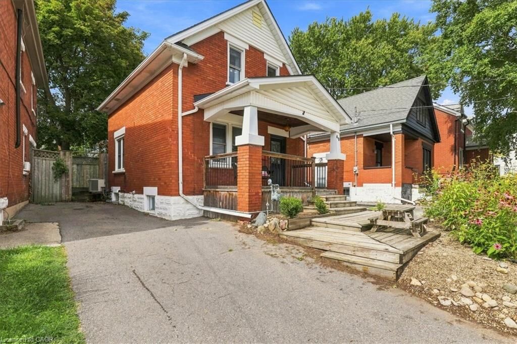 Property Photo:  40 Guelph Street  ON N2H 5W8 