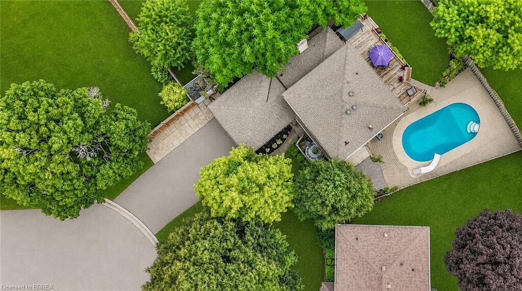 Property Photo:  37 Rose Court  ON N3L 3T9 