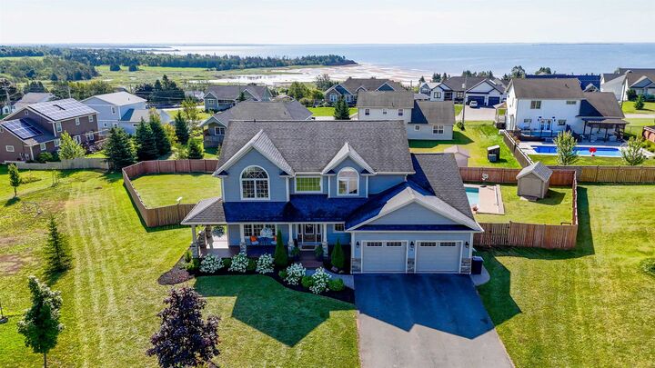 Property Photo:  14 Somerset  PE C1B 0J2 