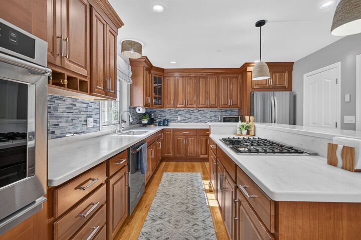 Property Photo:  94 Snow Rd  MA 01832 