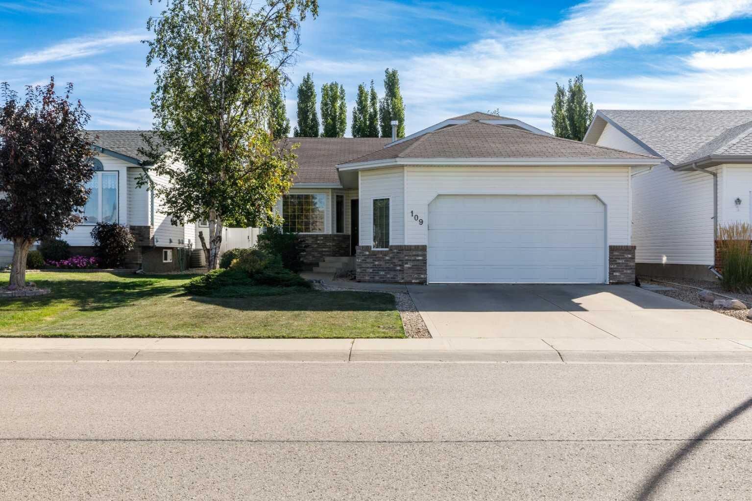 Property Photo:  109 Doran Crescent  AB T4R 2P5 