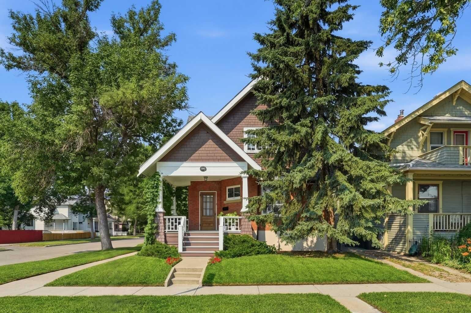 Property Photo:  1801 2 Street NW  AB T2M 2W5 