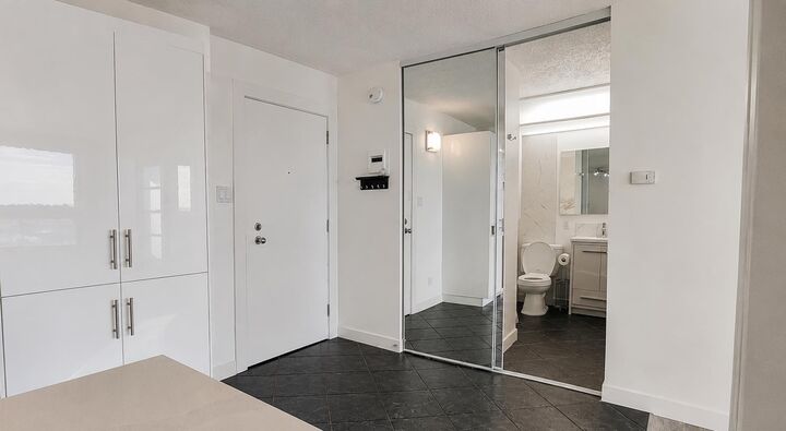 Property Photo:  314 14 Street NW 704  AB T2N 1Z8 