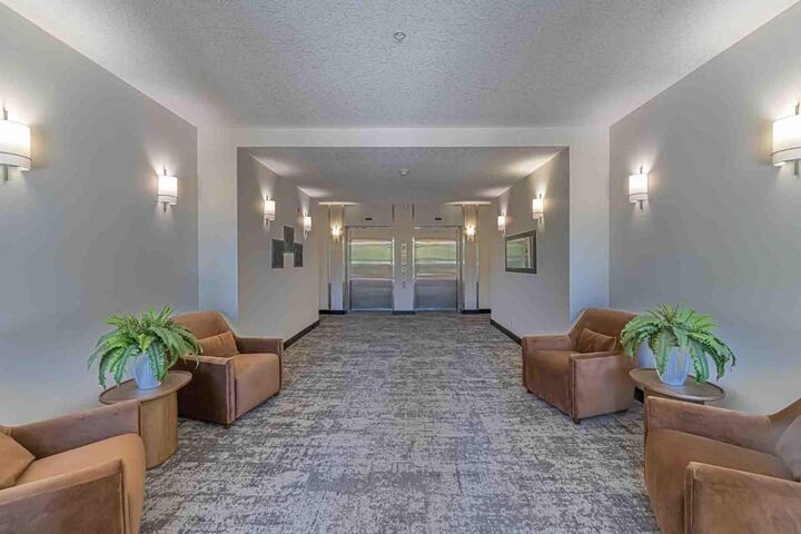 Property Photo: 24 Hemlock Crescent SW 3302 AB T3C 2Z1