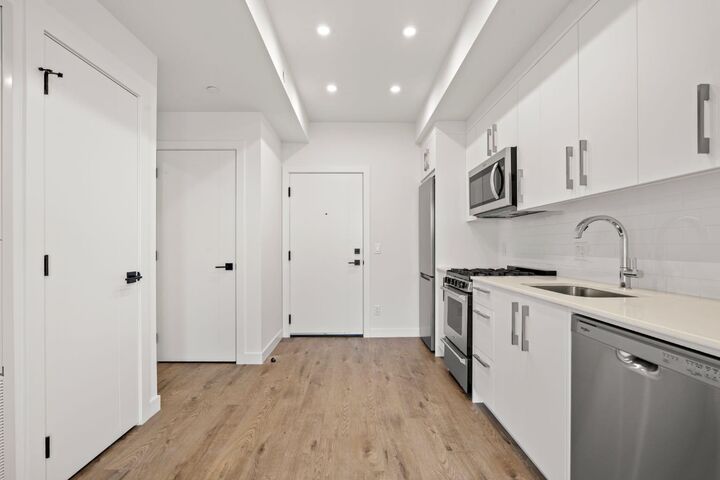 Property Photo:  110 18A Street NW 502  AB T2N 5G5 
