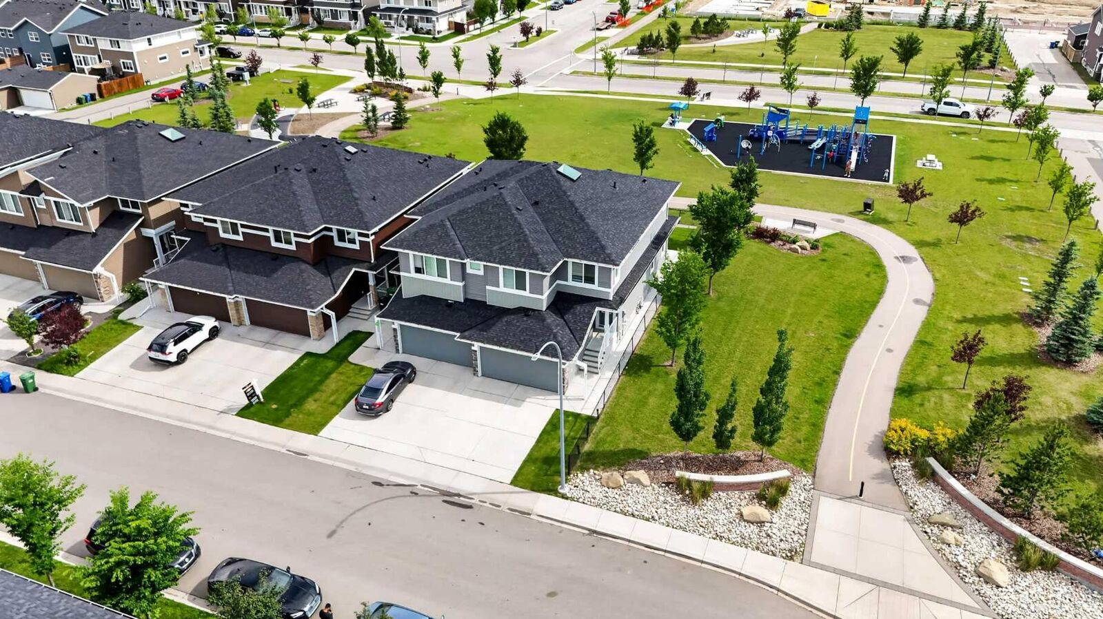Property Photo:  125 Redstone Common NE  AB T3N 0P6 