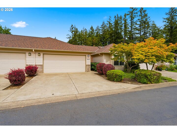 Property Photo: 383 NE Fircrest Pl OR 97128