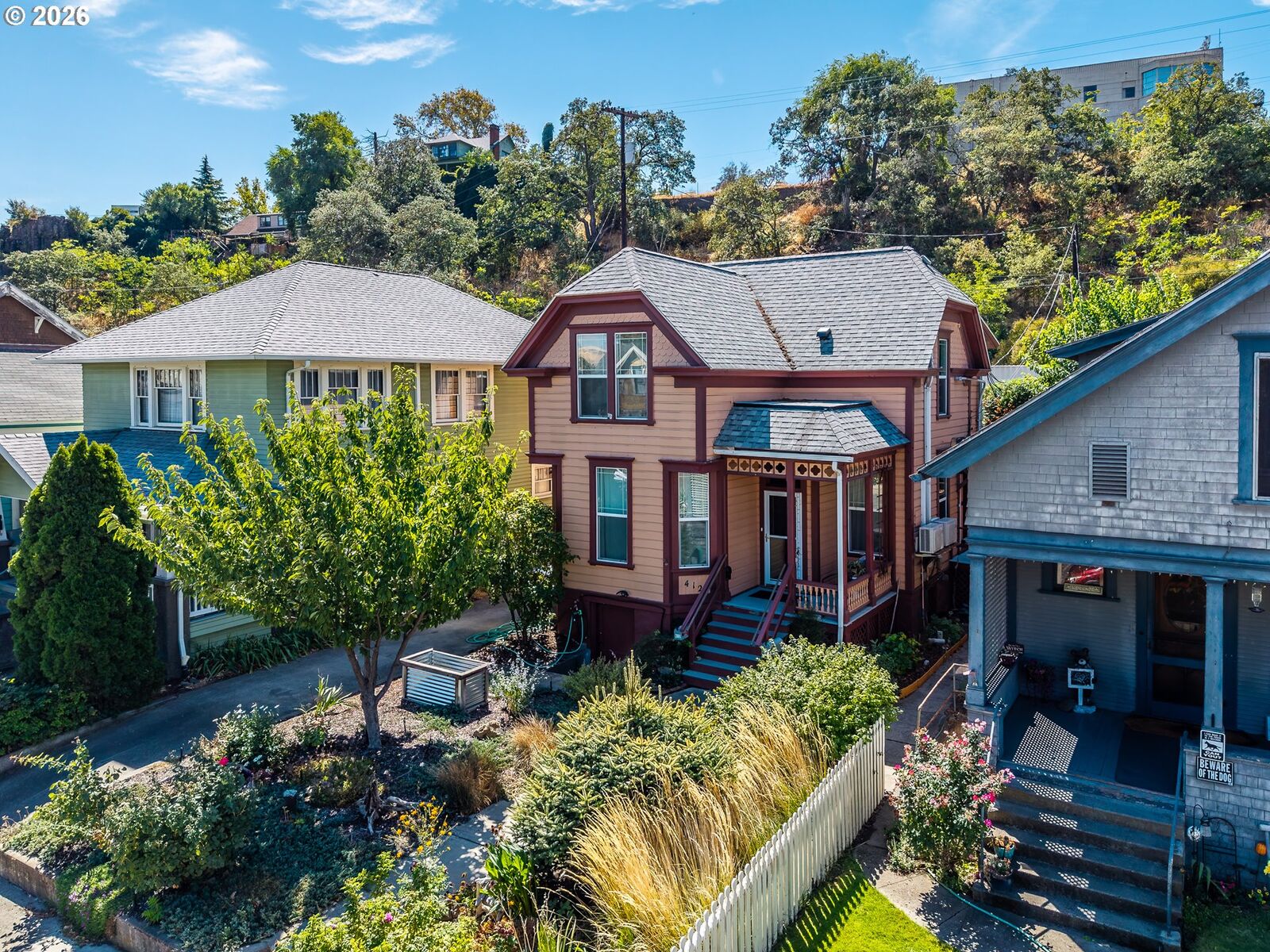 Property Photo:  412 E 4th St  OR 97058 