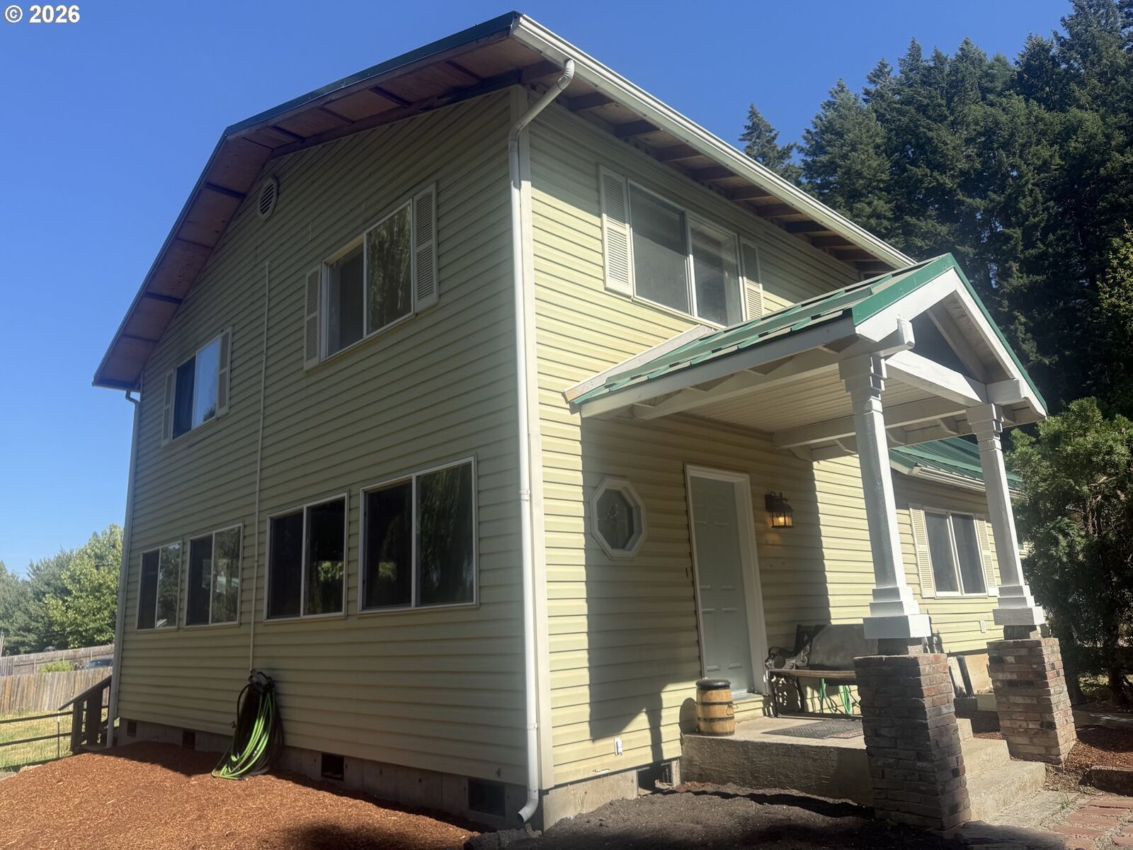 Property Photo:  784 Wall St  WA 98623 