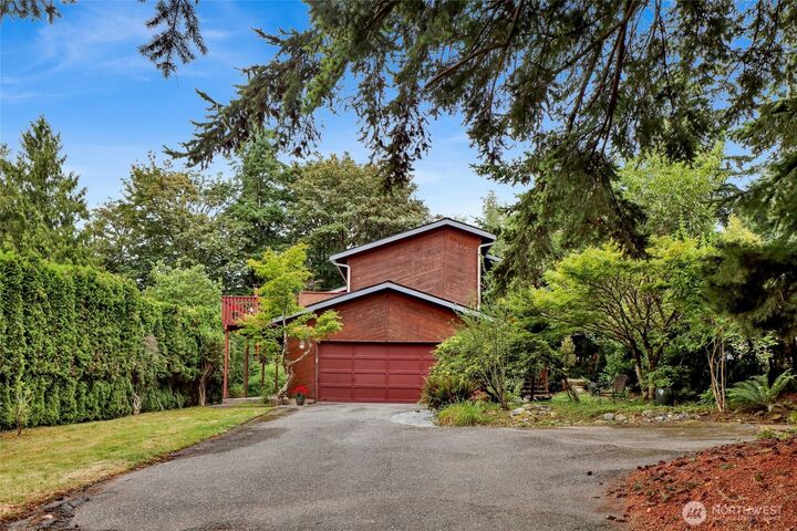 Property Photo: 1225 Verona Street WA 98229