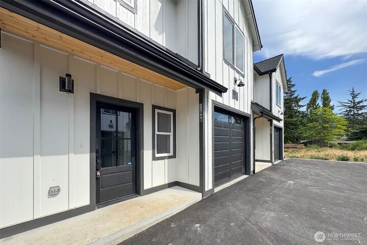 Property Photo: 1106 W Lauridsen A WA 98363