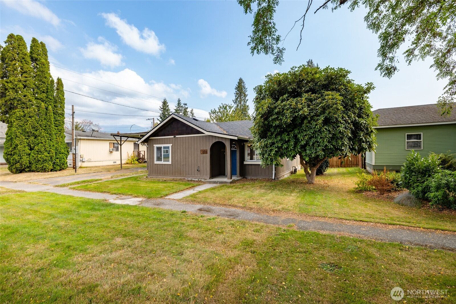 Property Photo: 213 Reed Street WA 98284