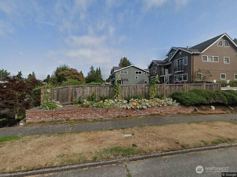 Property Photo: 4310 W Dravus Street WA 98199