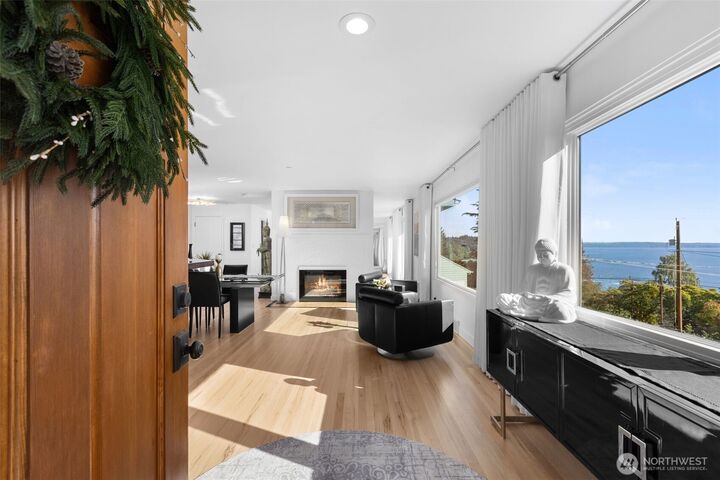 Property Photo: 12112 25th Ave SW WA 98146