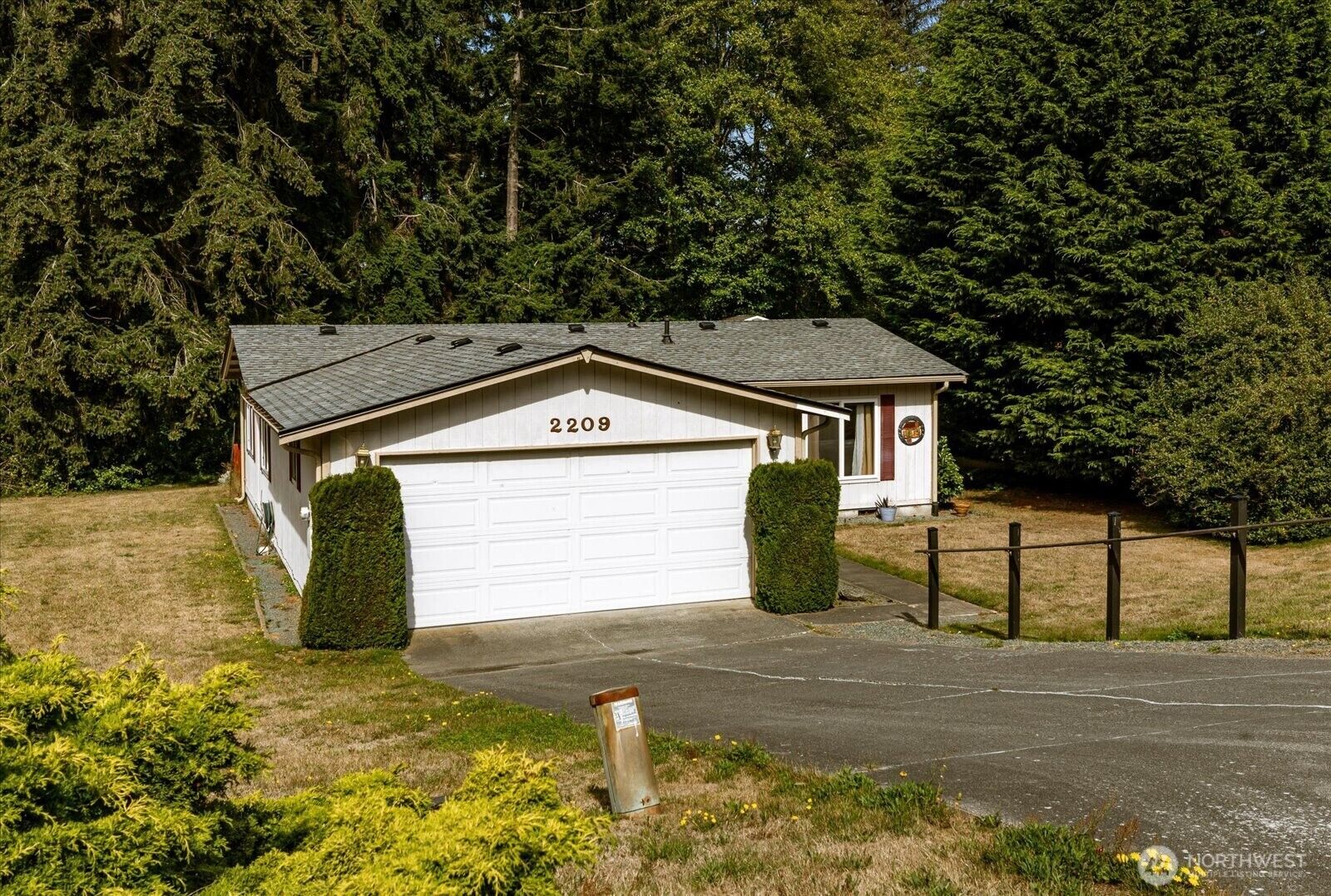 Property Photo: 2209 Conniston Way WA 98277