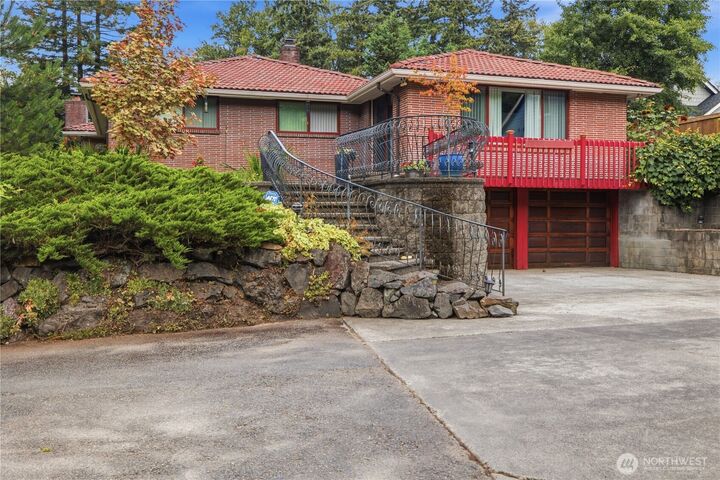 Property Photo: 1405 Shaw Road E WA 98372