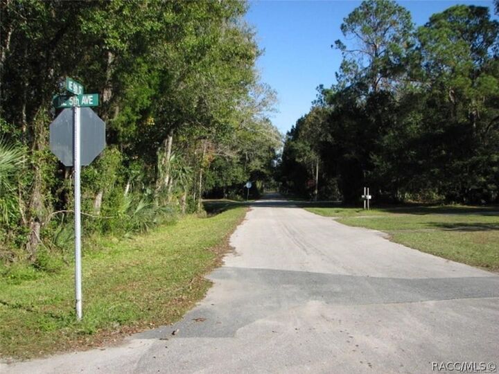 Property Photo:  935 NE 5th Avenue  FL 34428 
