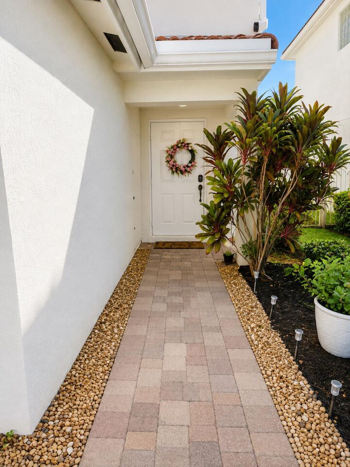 Property Photo:  11957 Donlin Drive  FL 33414 