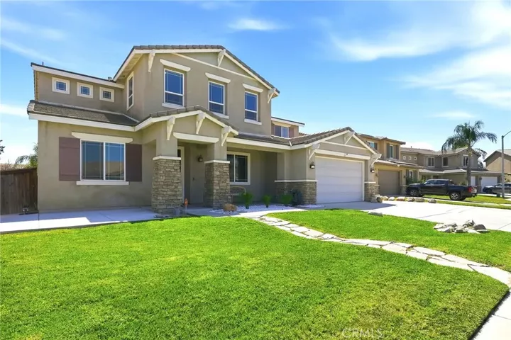 Property Photo:  1561 Wagon Creek  CA 92582 