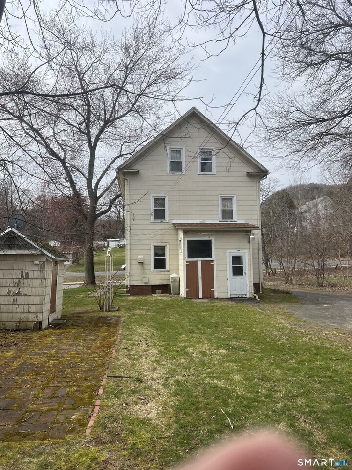 Property Photo:  295 Chamberlain Highway  CT 06451 
