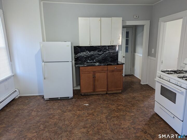 Property Photo:  105 Rhodes Street  CT 06051 