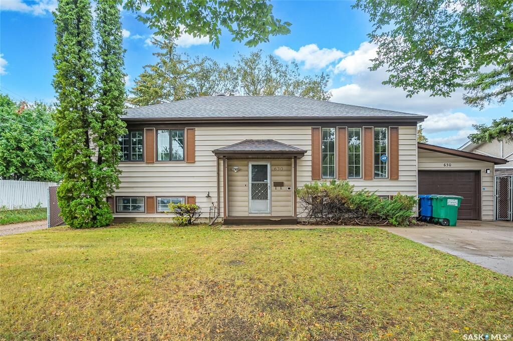 Property Photo:  630 Acadia Drive  SK S7H 3V9 