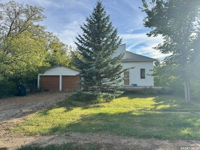 Property Photo:  485 3rd Avenue  SK S0G 4E0 