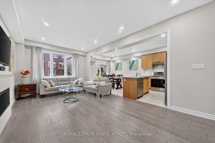 Property Photo:  1857 Fosterbrook Street  ON L1K 3G5 
